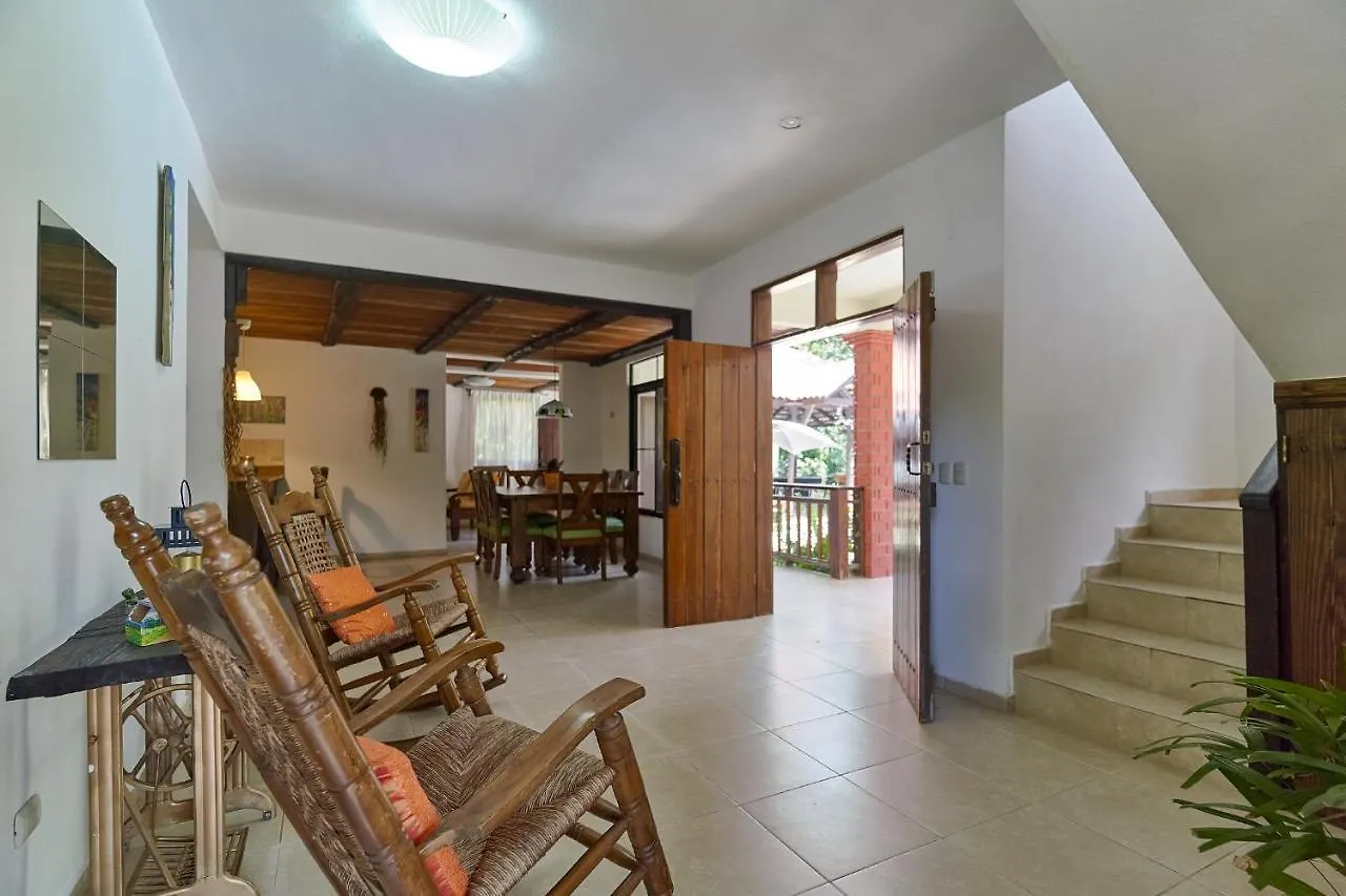 Villa Bayacanes en la carretera La Vega Jarabacoa