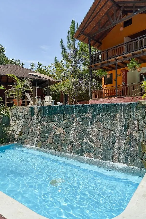 Villa Bayacanes en la carretera La Vega Jarabacoa