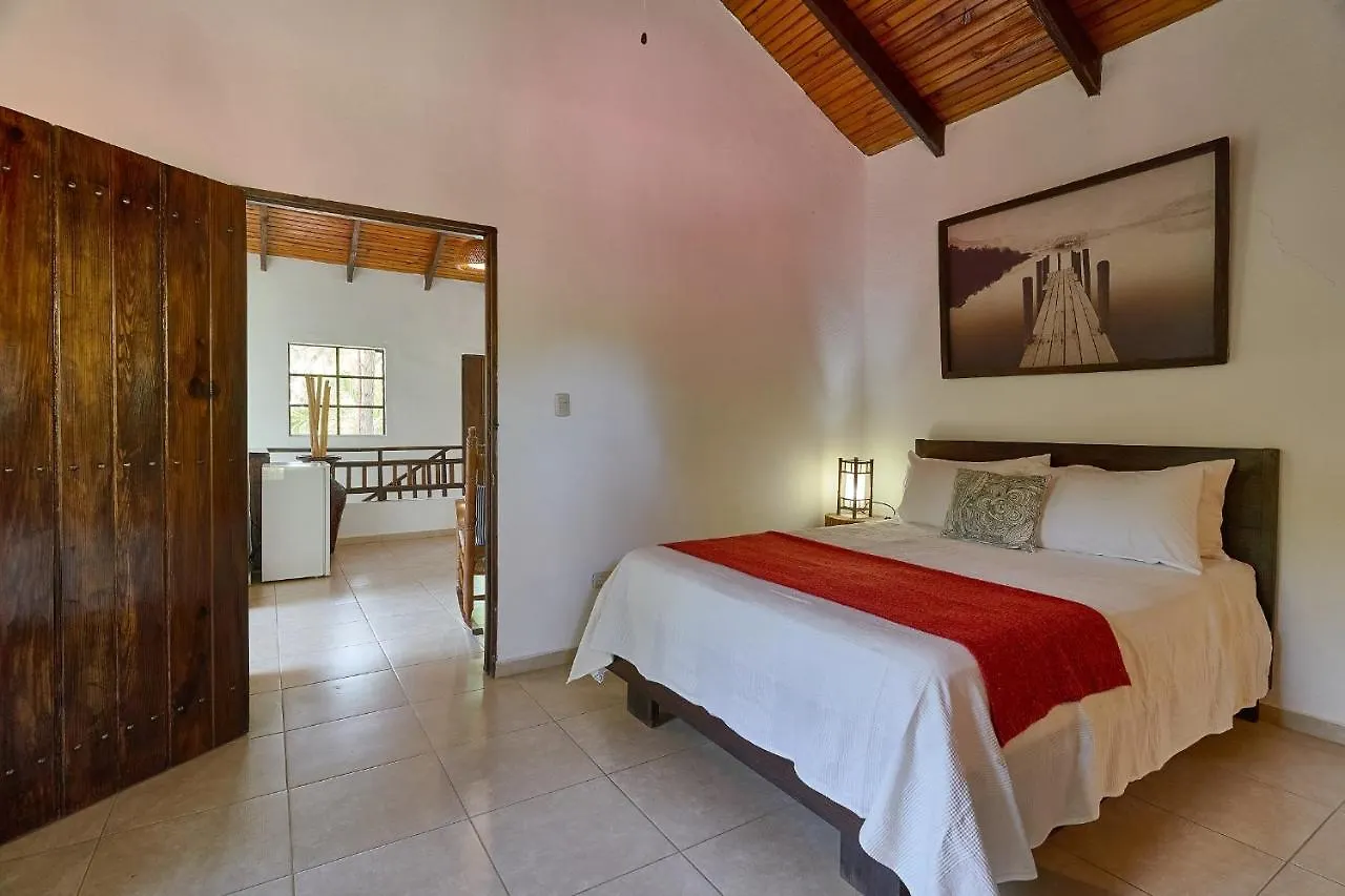 Villa Bayacanes en la carretera La Vega Jarabacoa